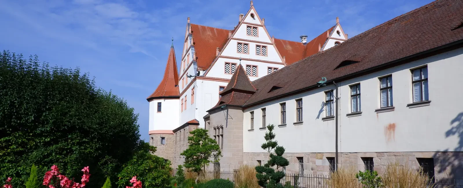 Schloss Ratibor mit Schlossgarten in Roth