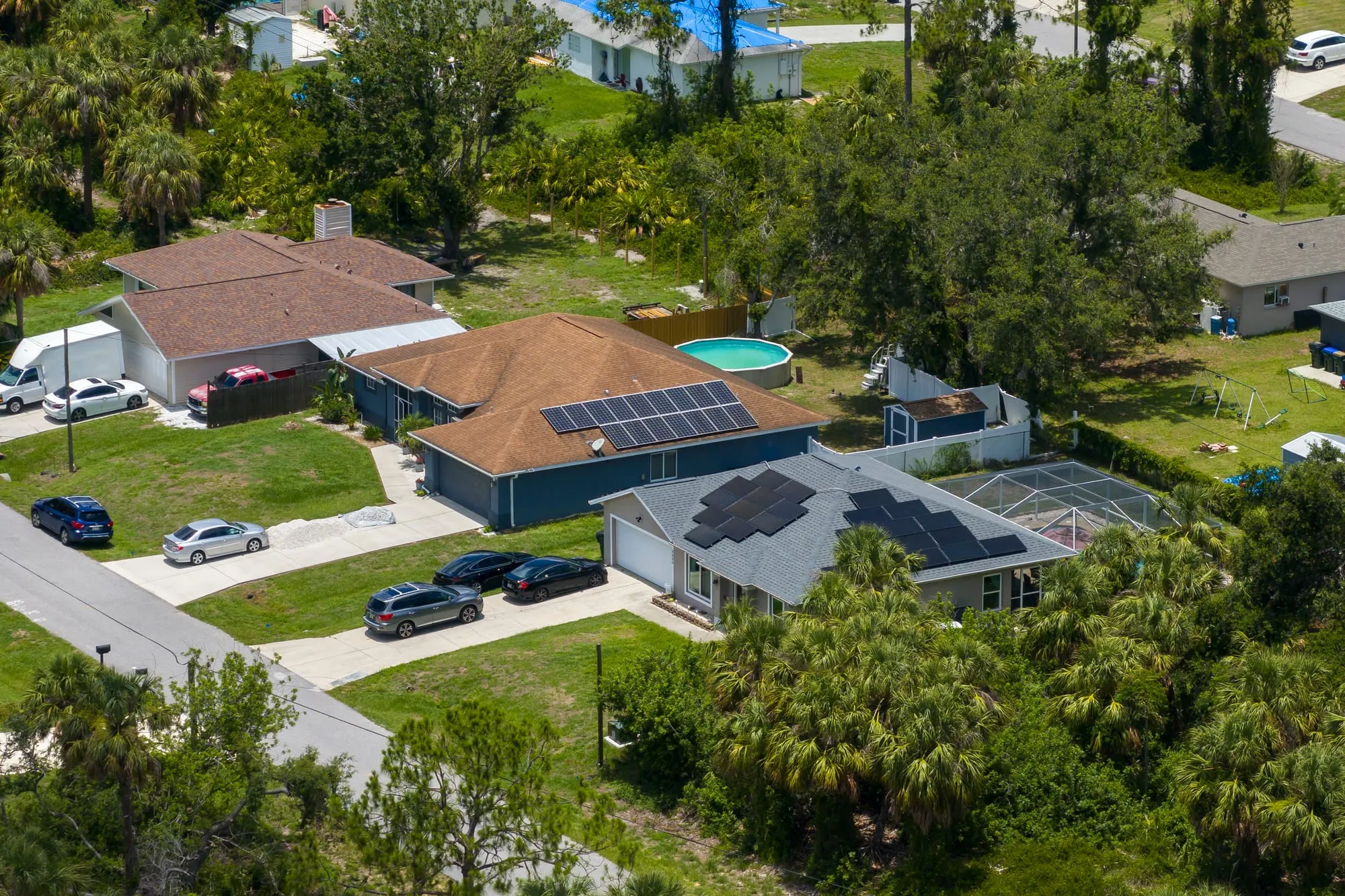 Solar Carport in Forchheim: Permits, Structural Analysis &amp; PV Yield - Forchheim | my-home.de Real Estate